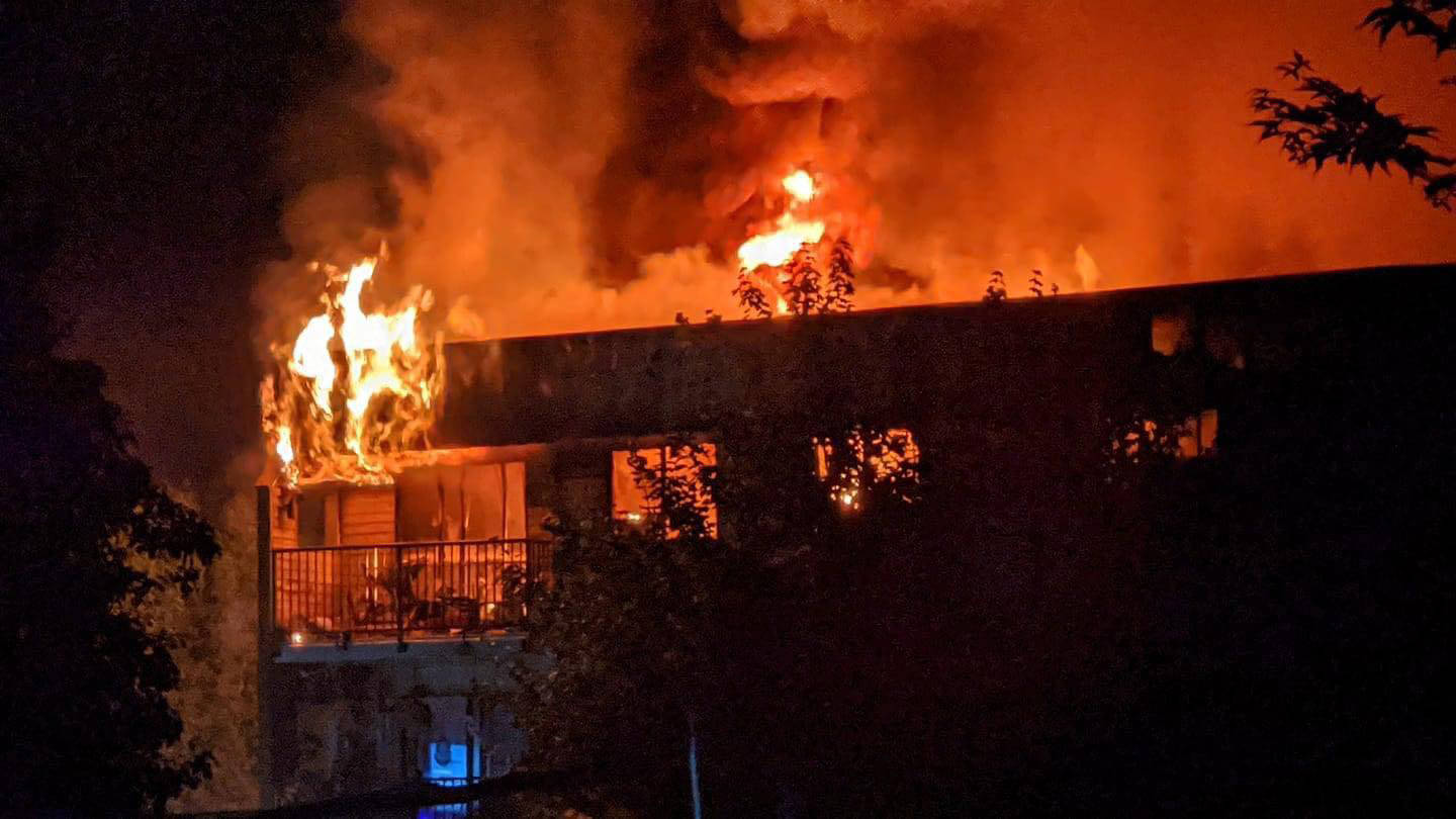 Fire seriously damaged an apartment building on Hazel Street near Margaret Avenue at apprxoimately 1 a.m. on July 29, 2021. (Tiara Moore photo)