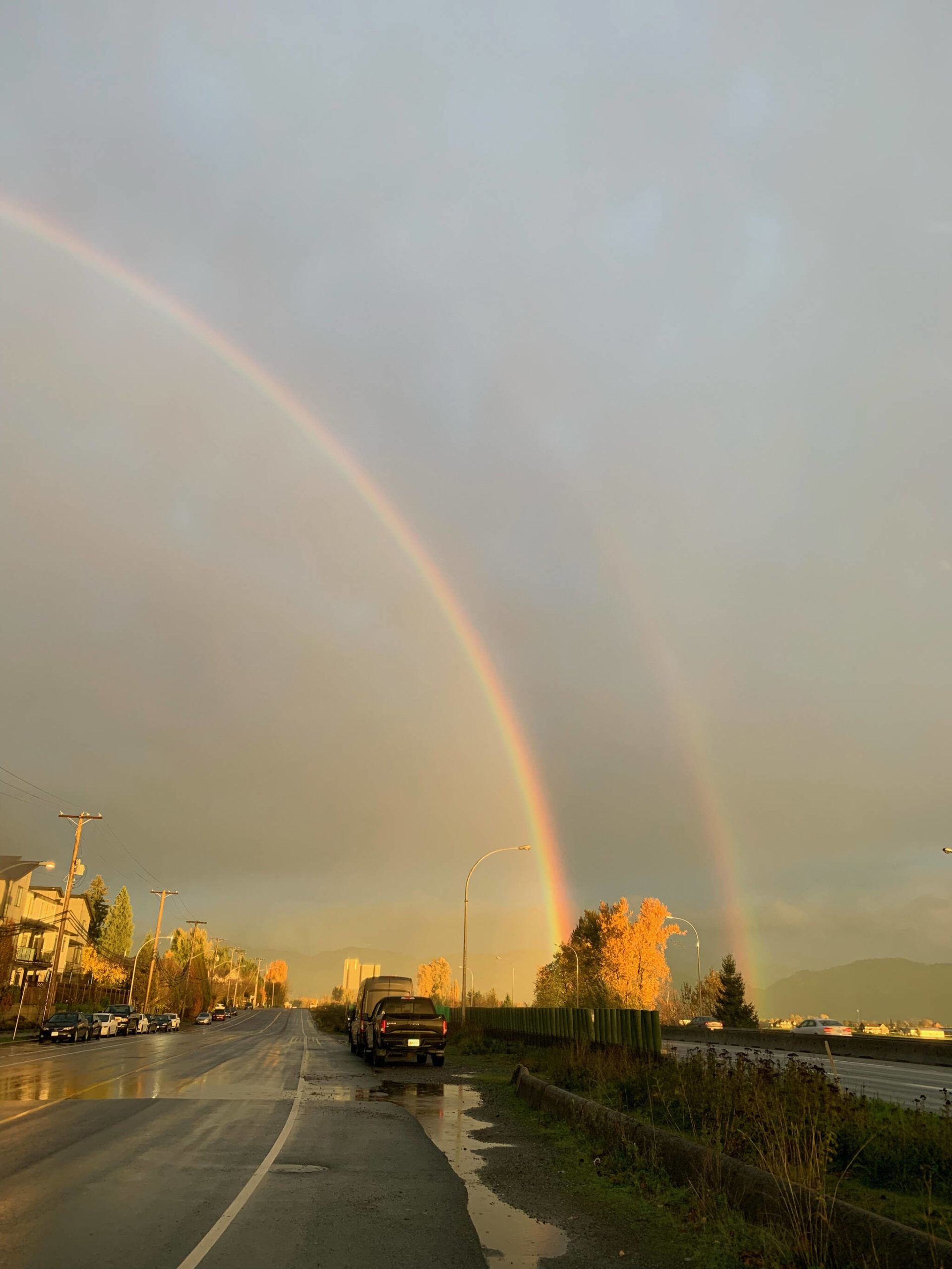 27080886_web1_211105-ABB-double-rainbows-double-rainbow_1