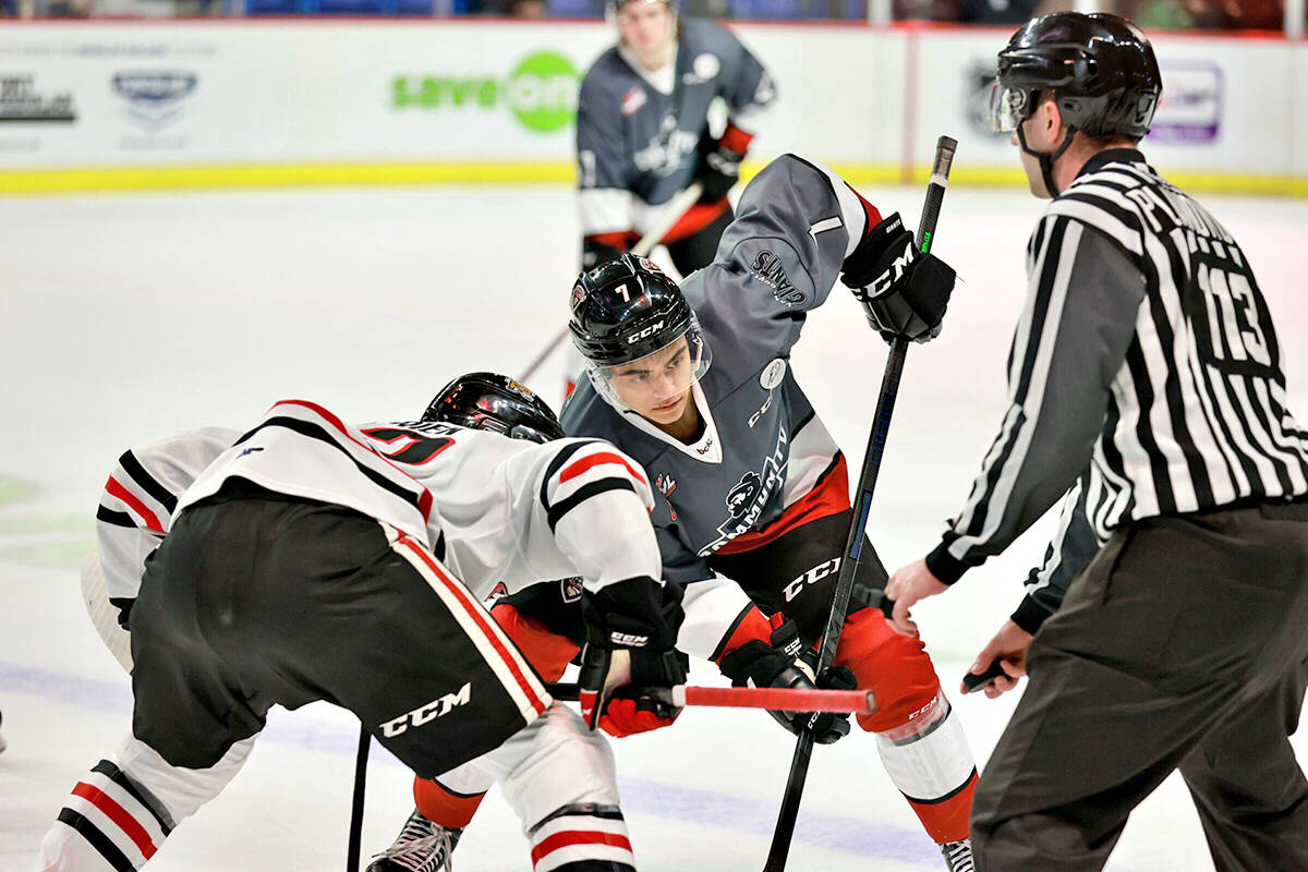 27097465_web1_211107-LAT-DF-Giants-vs-Winterhawks-RW_1