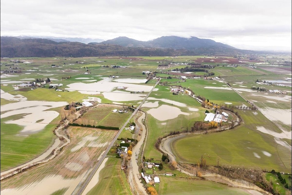 27387860_web1_20211202-BPD-abb-flood-farmland-nov22.21.bcg