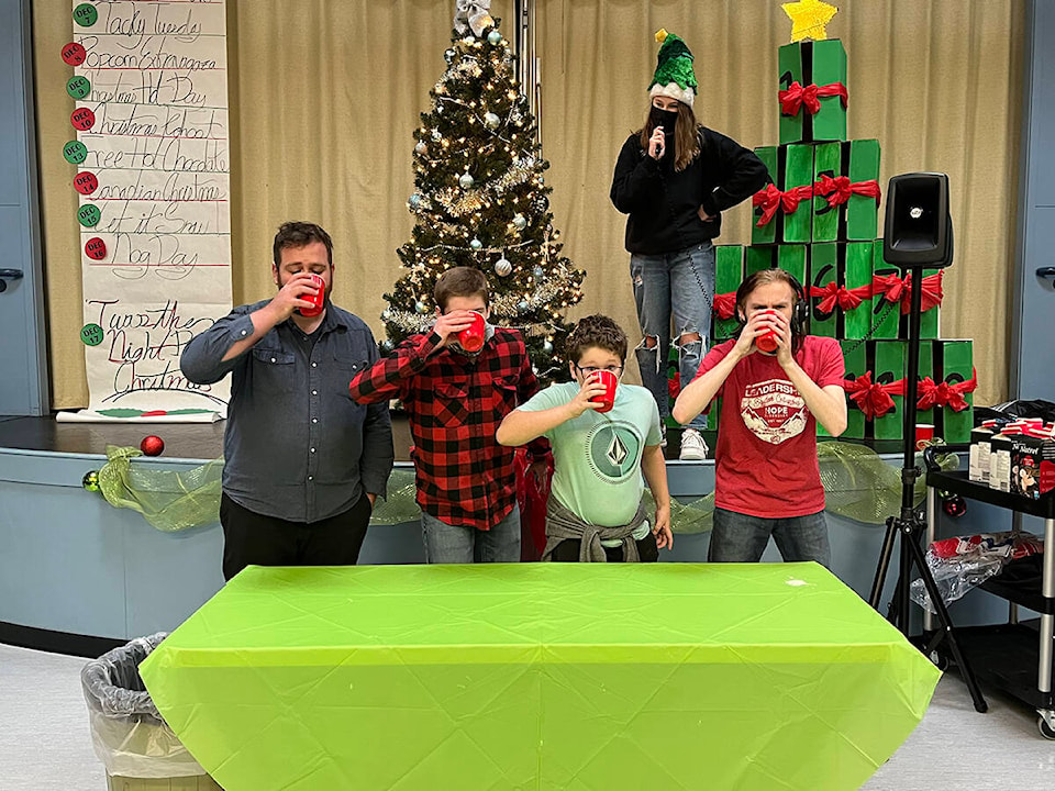 27559719_web1_copy_211217-HSL-HopeSecondaryChristmasEvents-hopesecondary_1