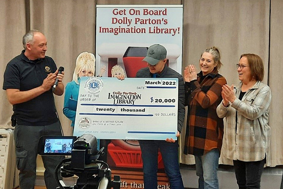 28577838_web1_220324-CPL-Lions-Donate-Imagination-Library-Cheque_1