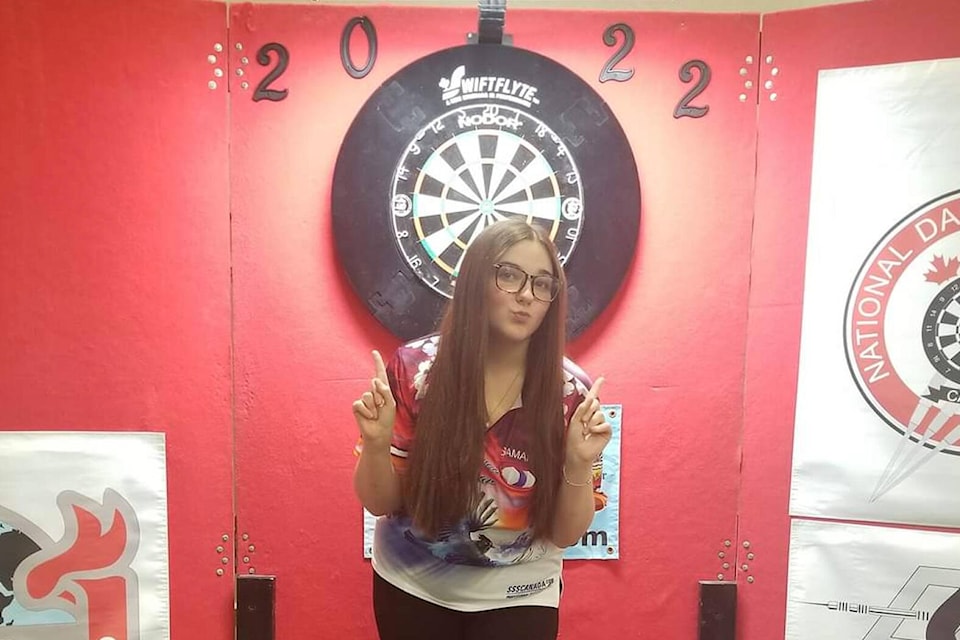 29350951_web1_220610-MCR-darts-champ-Samantha-Ponak_1