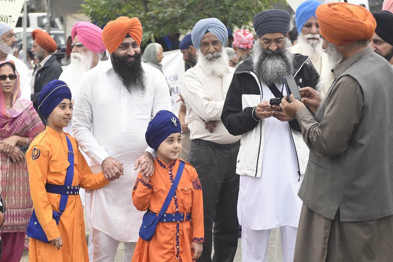 30287961_web1_220909-ABB-Nagar-Kirtan-vid-Nagar-Kirtan_1