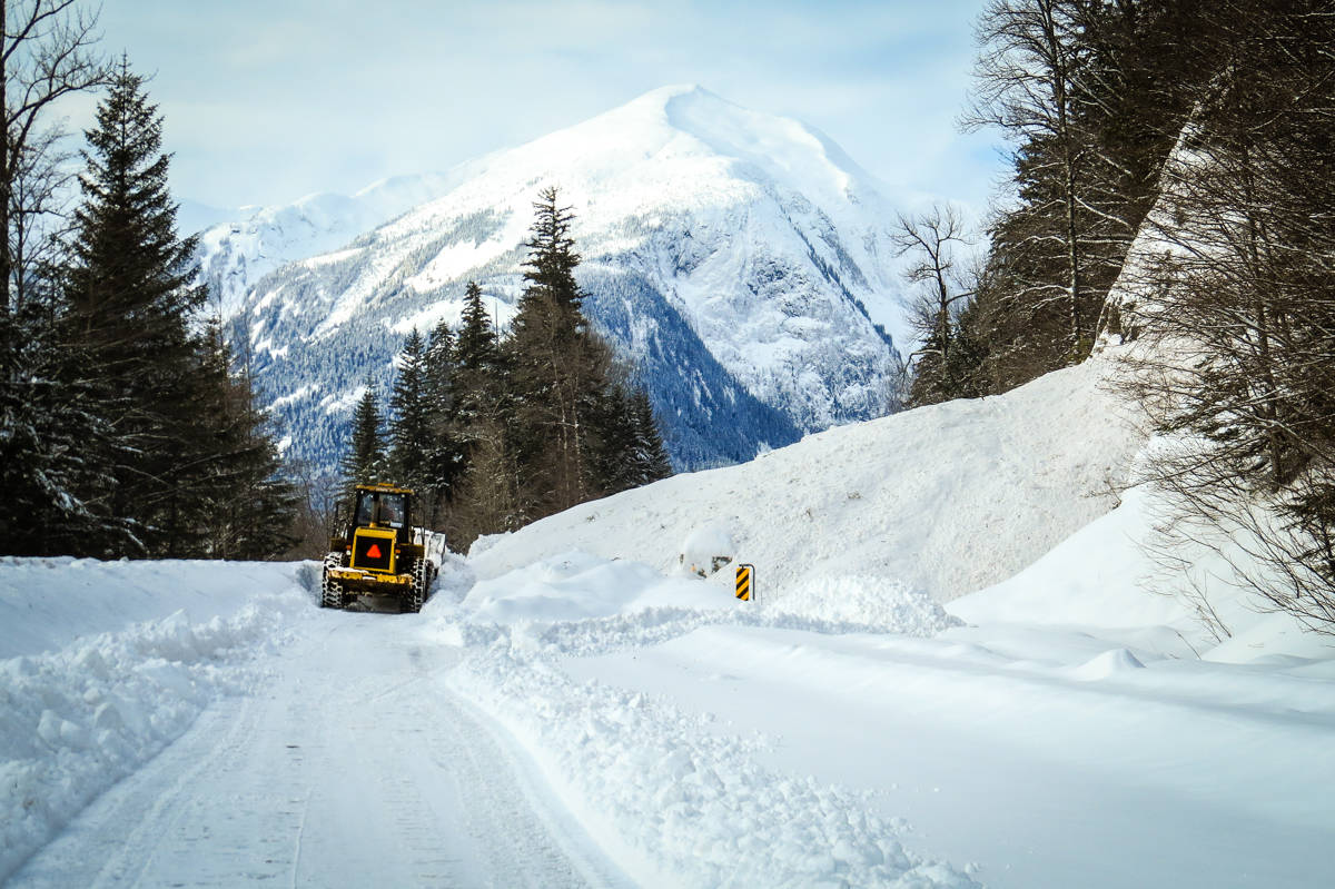 10674406_web1_WEB-PRU-Avalanche.Hwy16.MOTIphoto