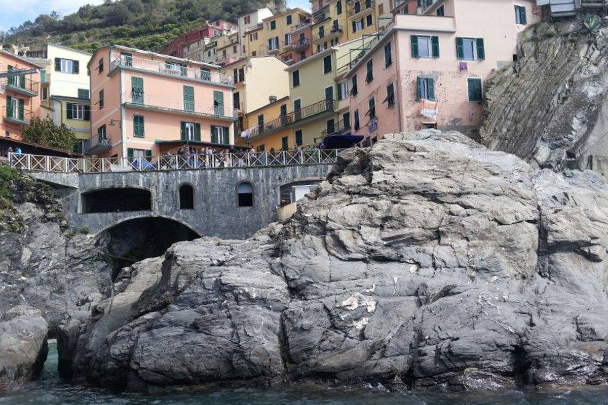 11433752_web1_180418-HTO-M-Cinque-Terre-fishing-village