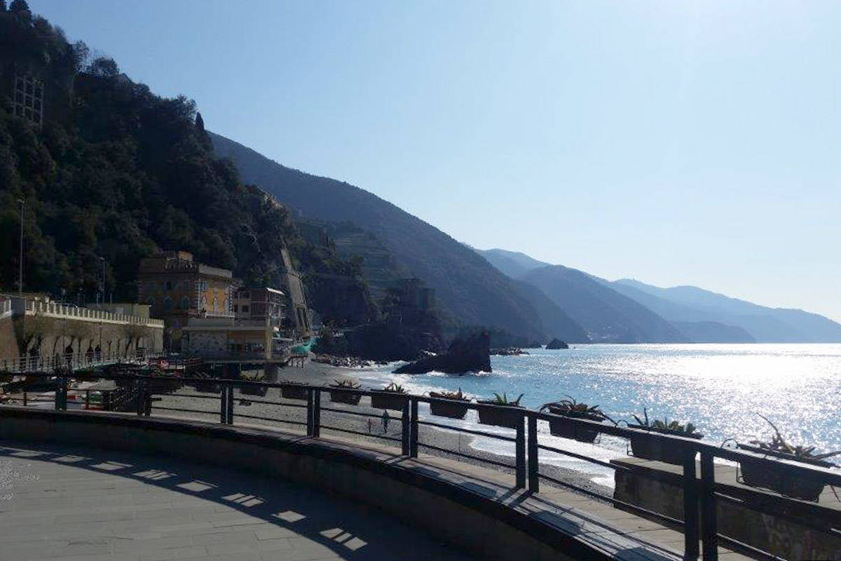 11433752_web1_180418-HTO-M-Cinque-Terre