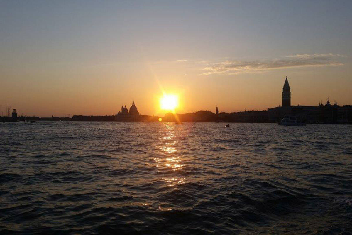 11433752_web1_180418-HTO-M-Evening-in-Venice