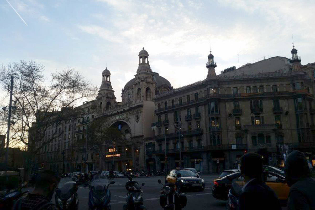 11433752_web1_copy_180418-HTO-M-downtown-Barcelona