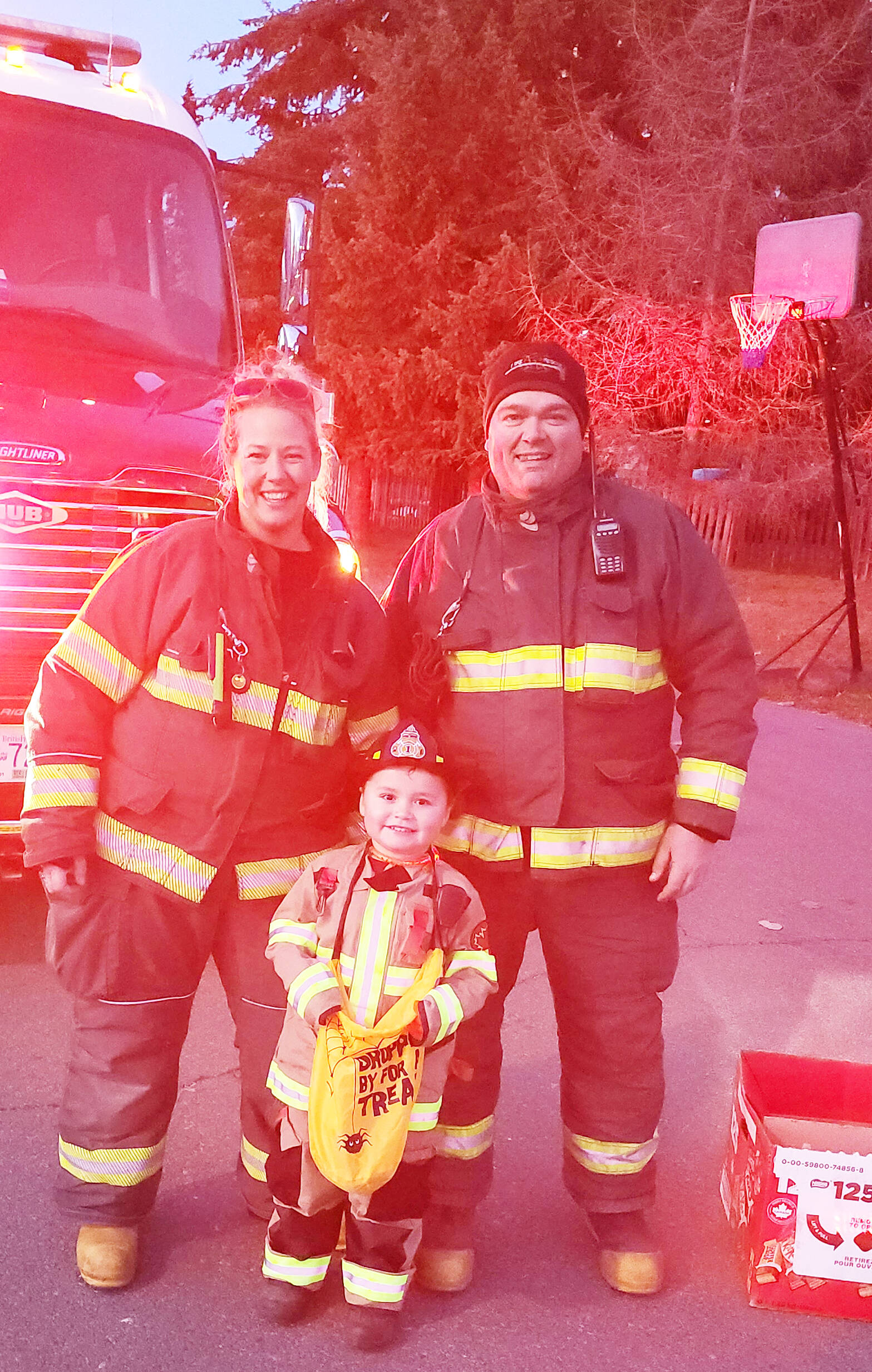 30915742_web1_221109-HTO_Firedepartment_halloween-candy_4