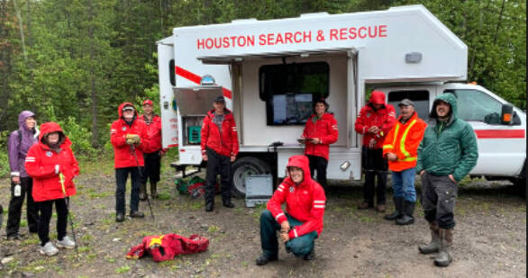 30926239_web1_220601-HTO-search.rescue.group.shot