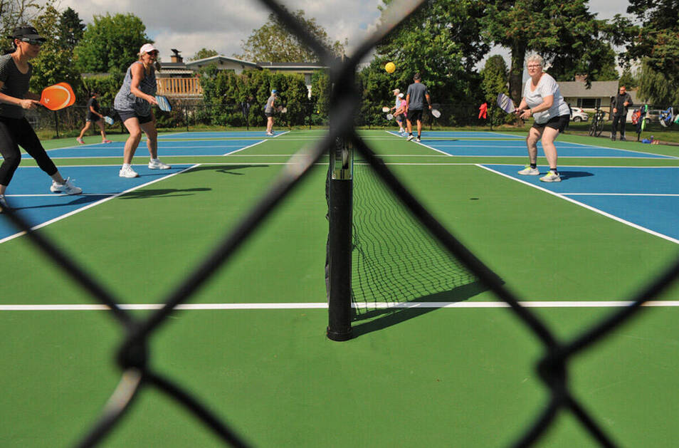 B.C. couple launching hunger strike to protest pickleball noise