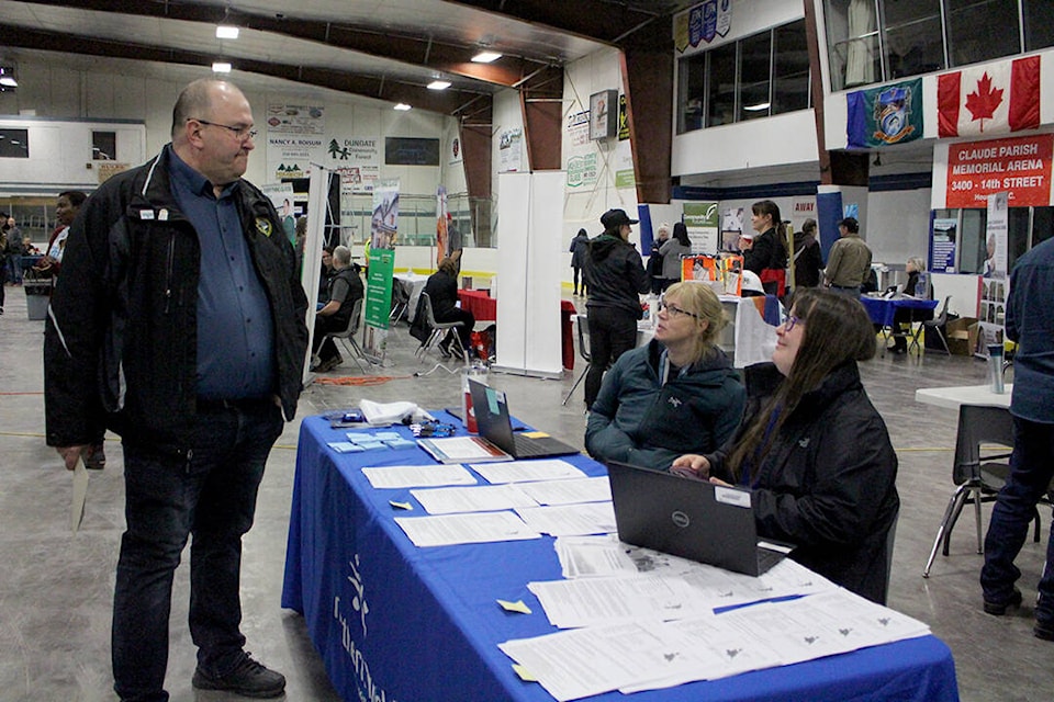 34093917_web1_230419-HTO_job-fair_1