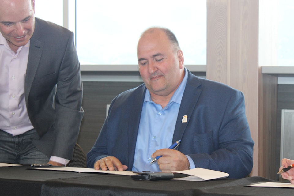 240717-hto-mayorbenefitssigning
