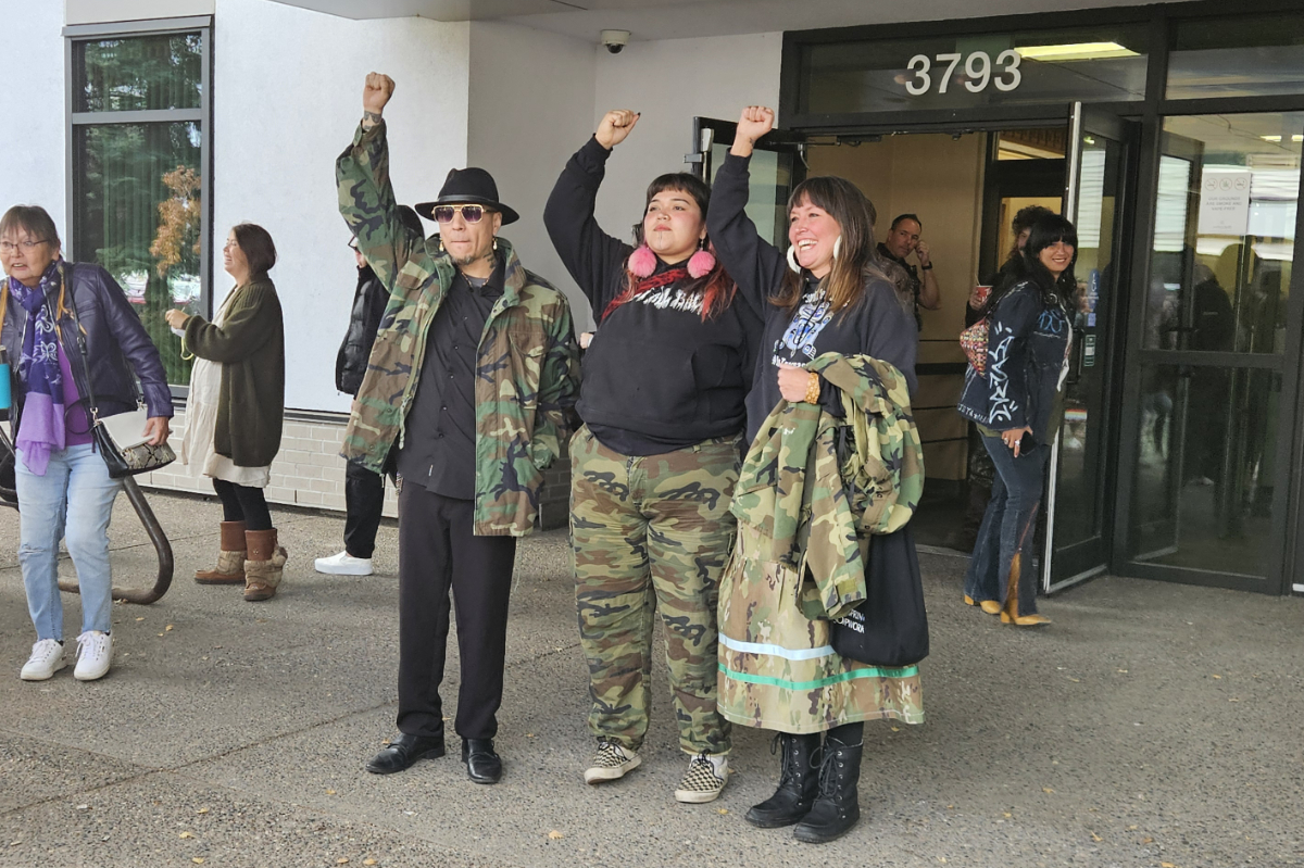 Judge suspends sentences in northwest B.C. pipeline criminal contempt case