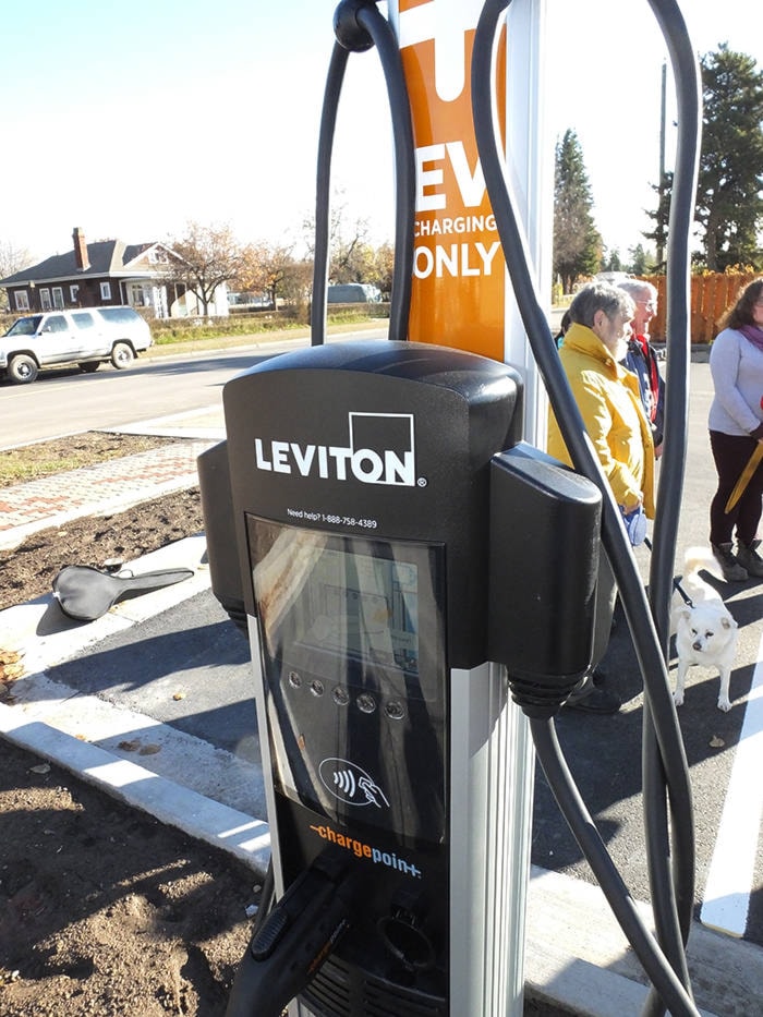 9301676_web1_electric-vehicle-charge-station-Smithers-700px