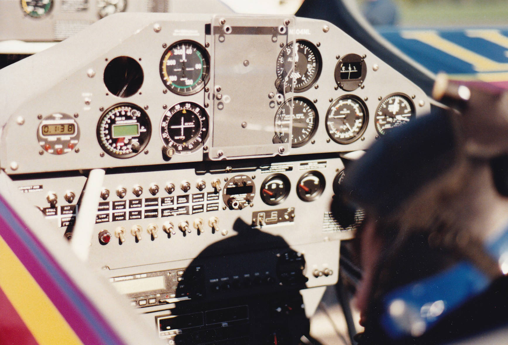 9303961_web1_Cockpit-Detail-Airshow
