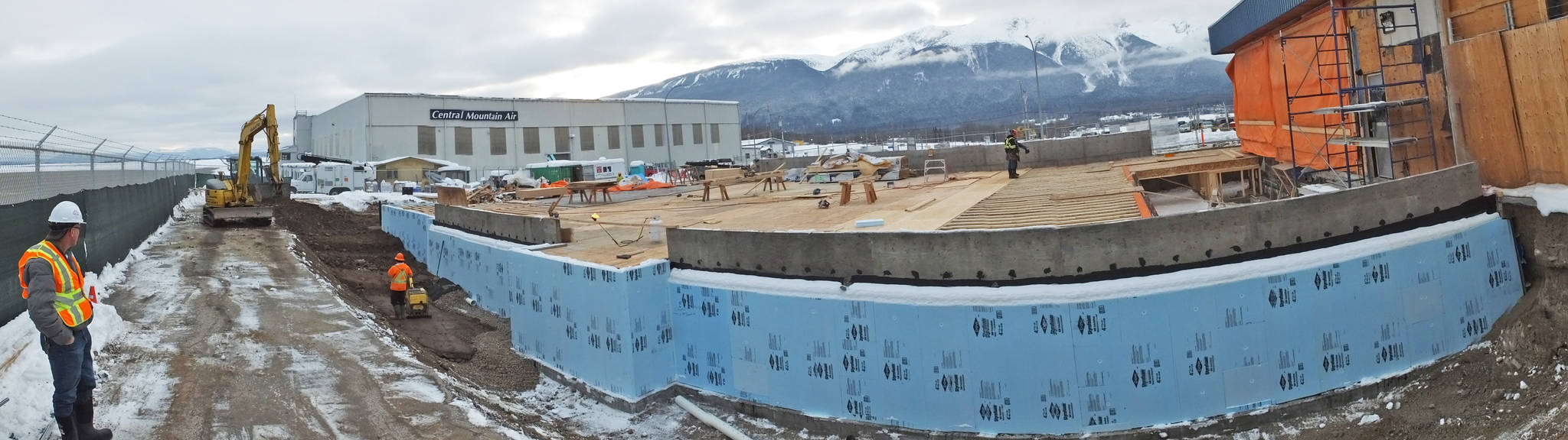 9888141_web1_Smithers-Airport-construction-wide-shot