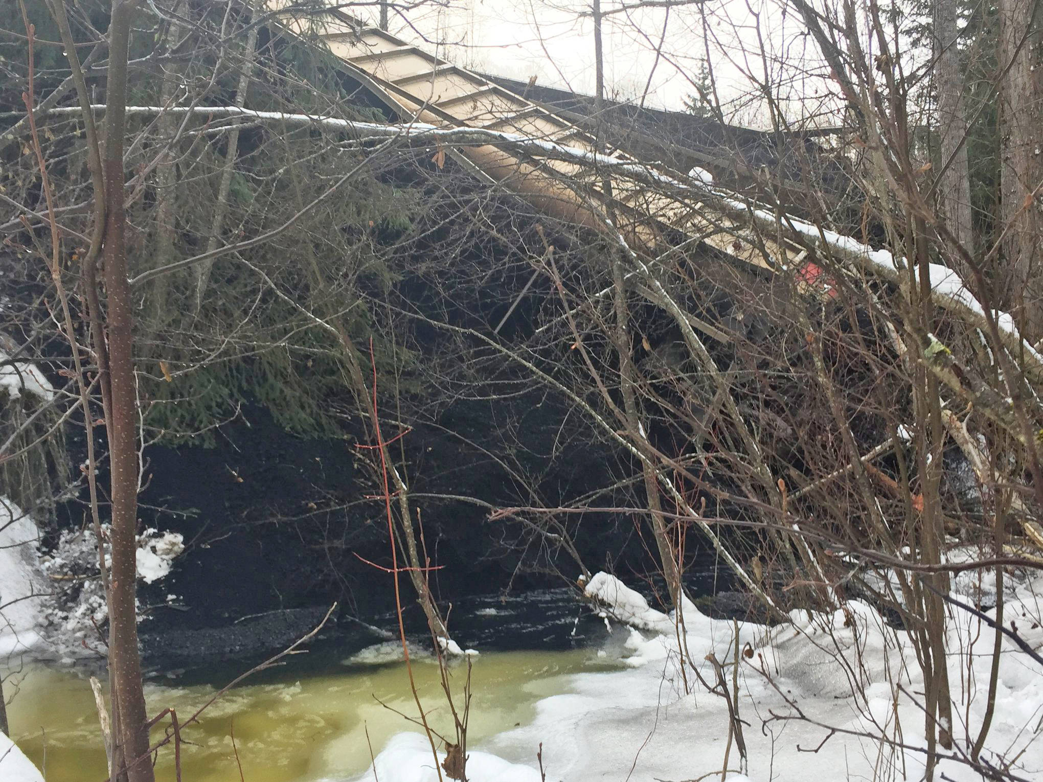 10260131_web1_New-Hazelton-derailment-Skeena-Watershed-in-creek