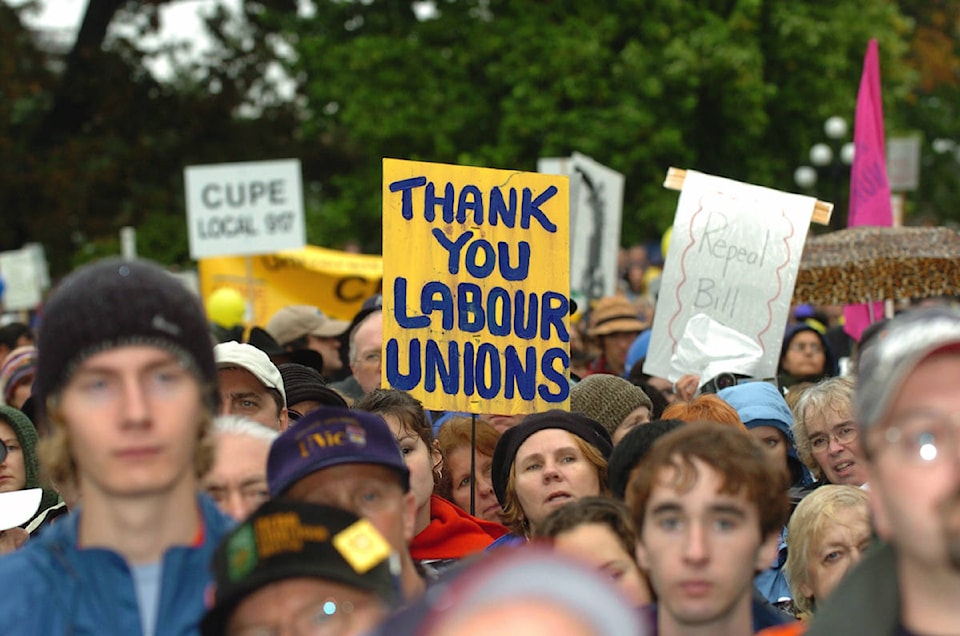 11063651_web1_copy_180318-LAT-union-demonstration