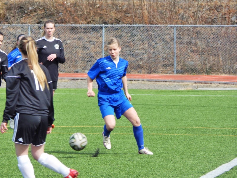 11357614_web1_Smithers-girls-soccer1