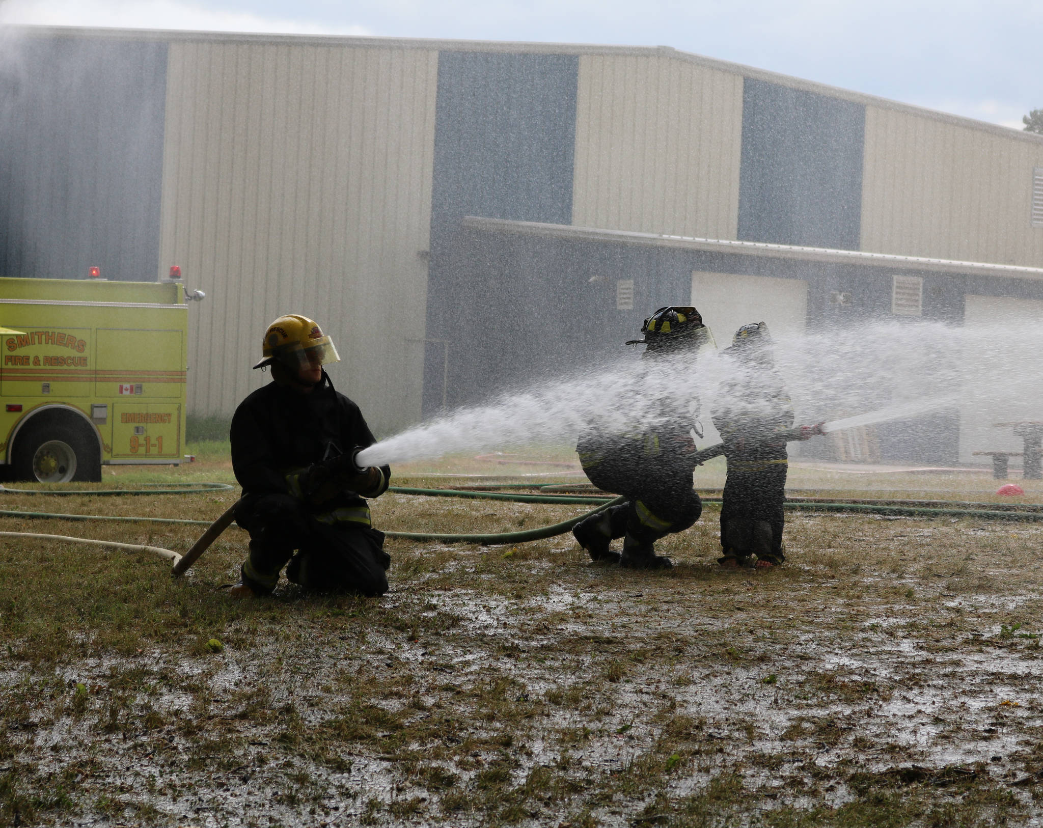 13001466_web1_2018-water-fight--83-_A_ne20188392756954