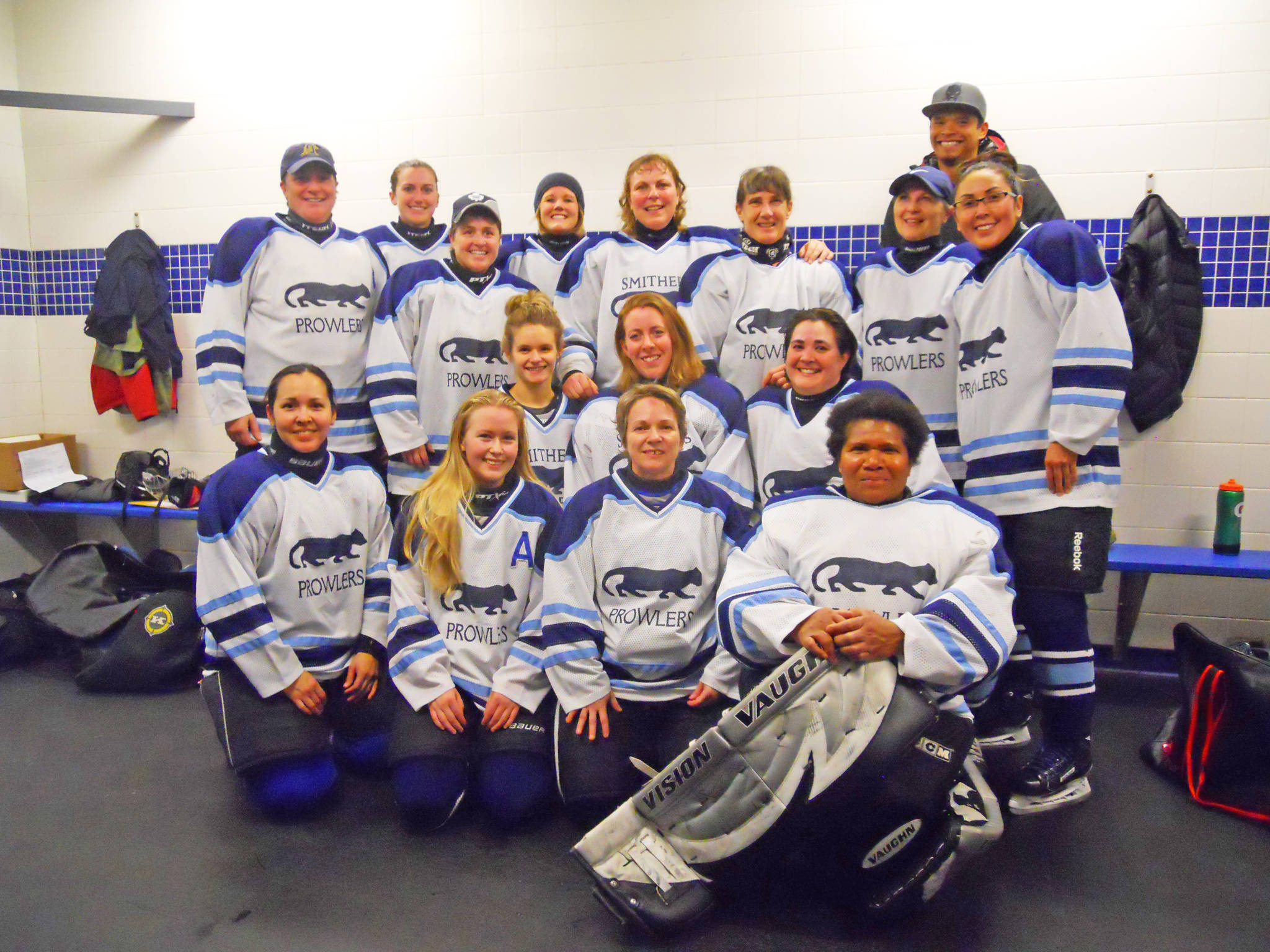 14719688_web1_Smithers-Prowlers-women-hockey-team