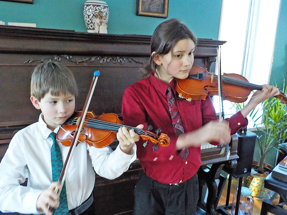 15996383_web1_Legacy-Music-Studio-nicholas-khyrin-collier-violin