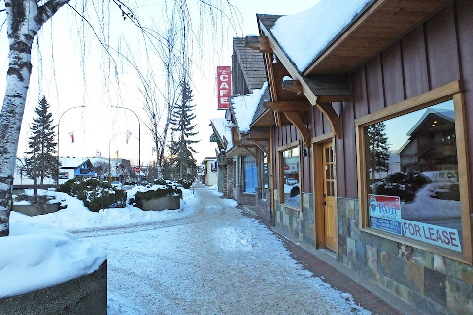 18321399_web1_15599270_web1_Smithers-pot-store-old-Rudolphs1