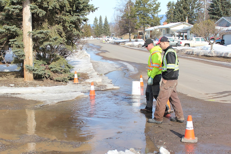 20993857_web1_200325-SIN-water-main-break-eight-and-columbia_1