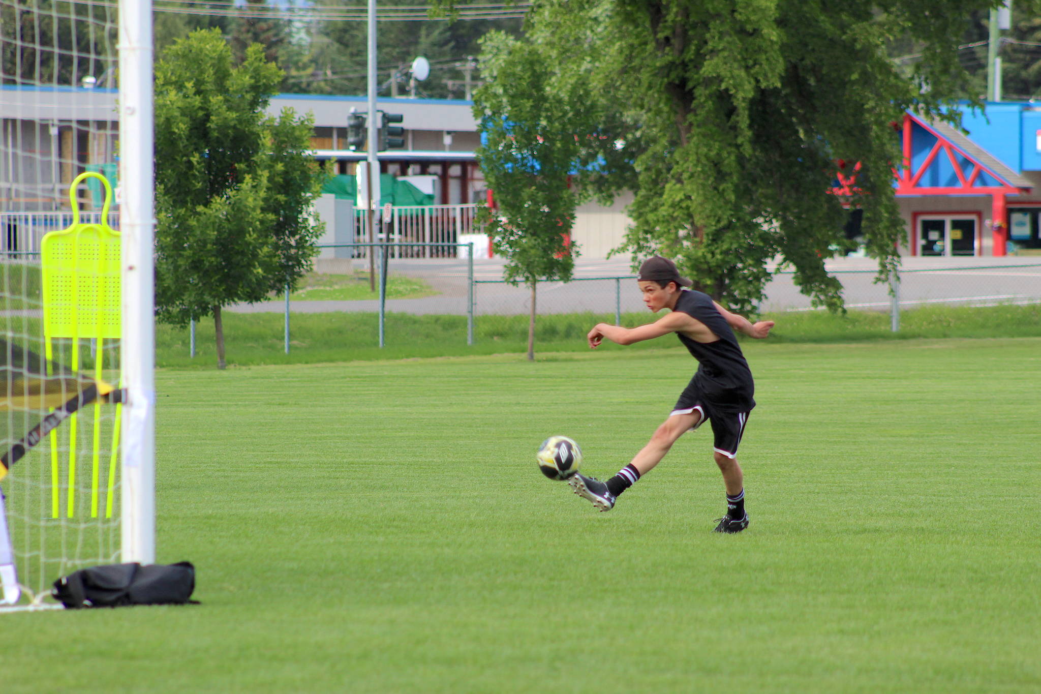 22096380_web1_200715-SIN-BVSOCCER-soccerinsmithers_7