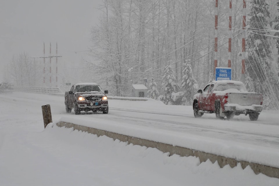 23364378_web1_201126-SIN-SMITHERS-SNOWSTORM-Photos-weather-warning_1