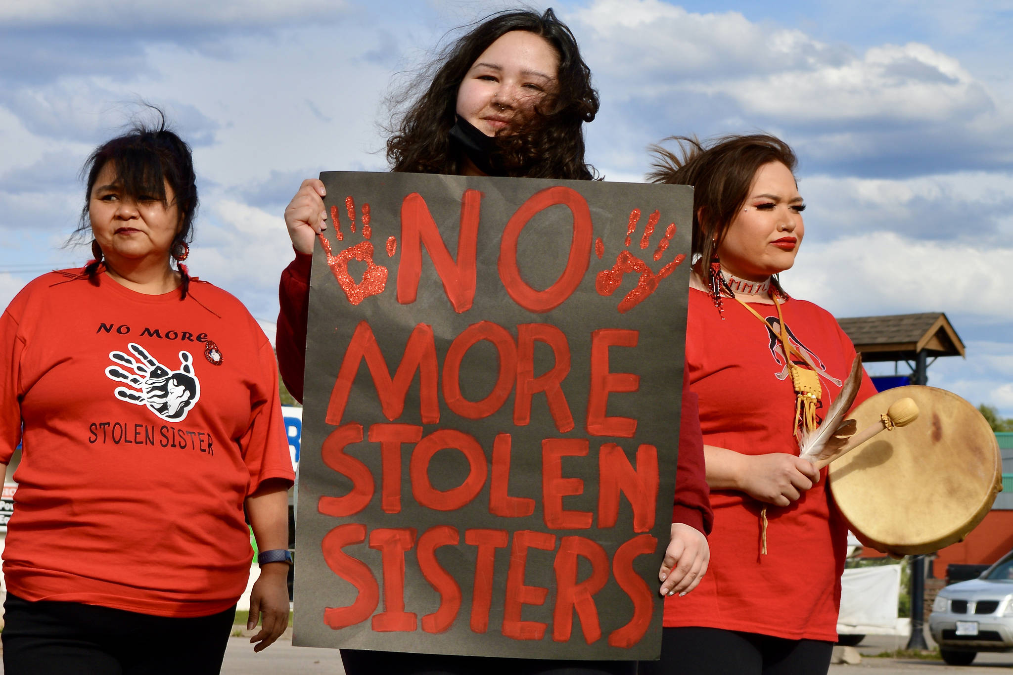 25083214_web1_210513-SIN-red-dress-day-mmiwg-remembrance-photos_1