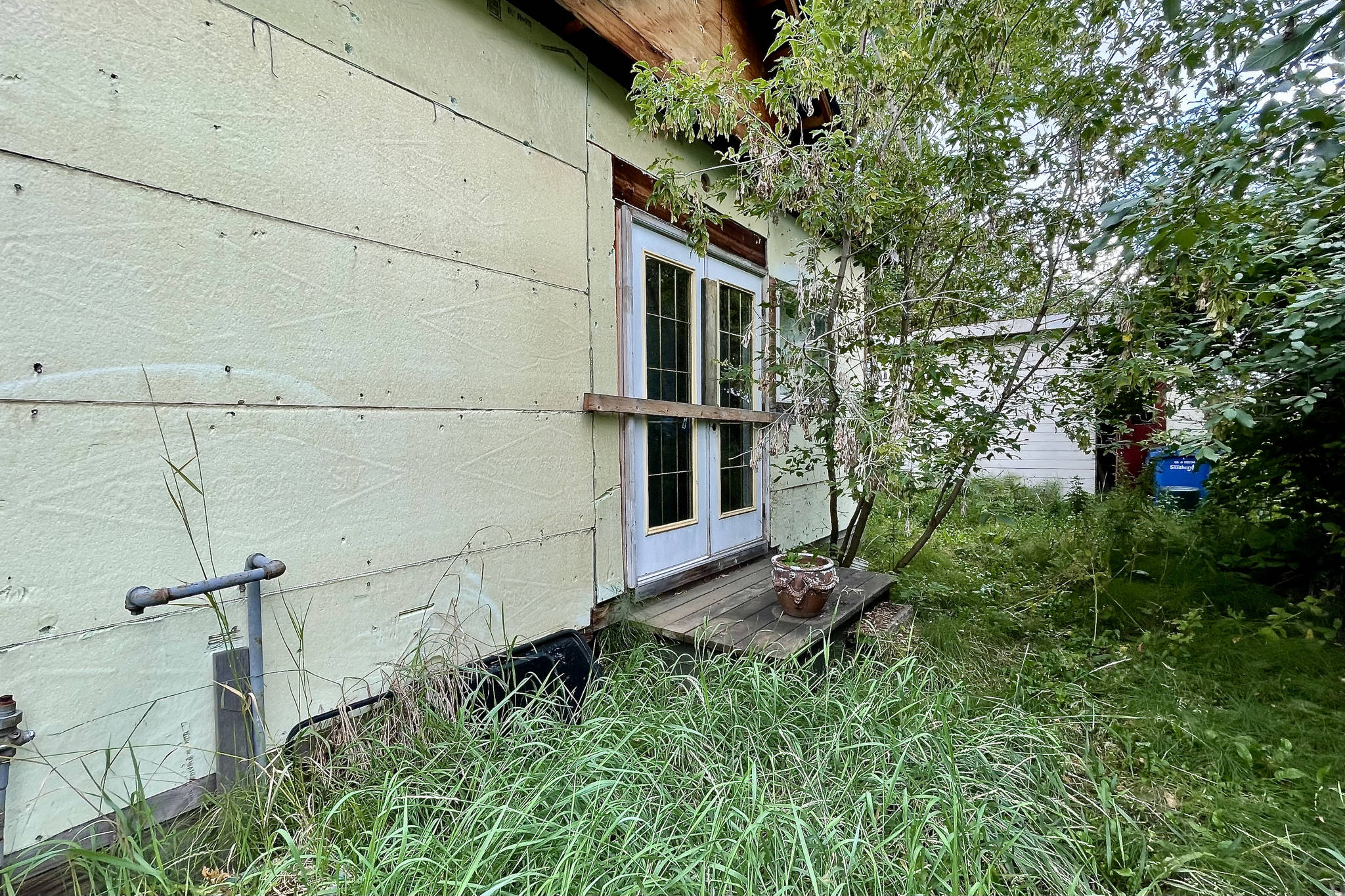 26134691_web1_210826-SIN-AbandonedPropertyonAlfredStreet-photos_3