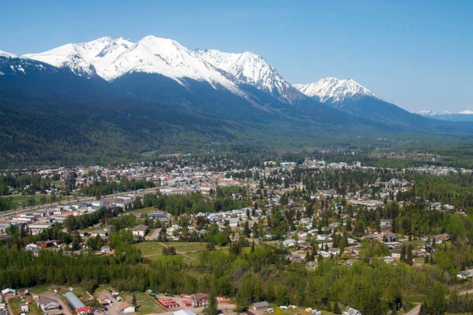 28134134_web1_220217-SIN-census-smithers-population-declines-aerial-photo_1