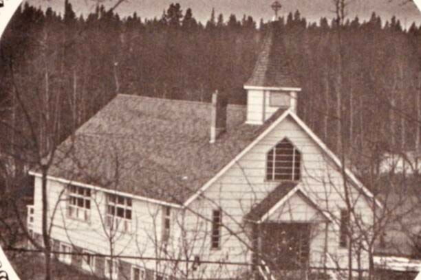 30354203_web1_220915-SIN-OUR-TOWN-Telkwa-Community-Church-photos_1