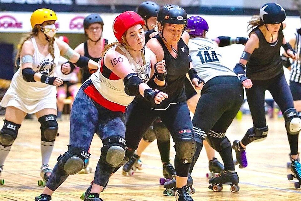 30950280_web1_221117-SIN-BVBruisers-roller-derby-pics_1