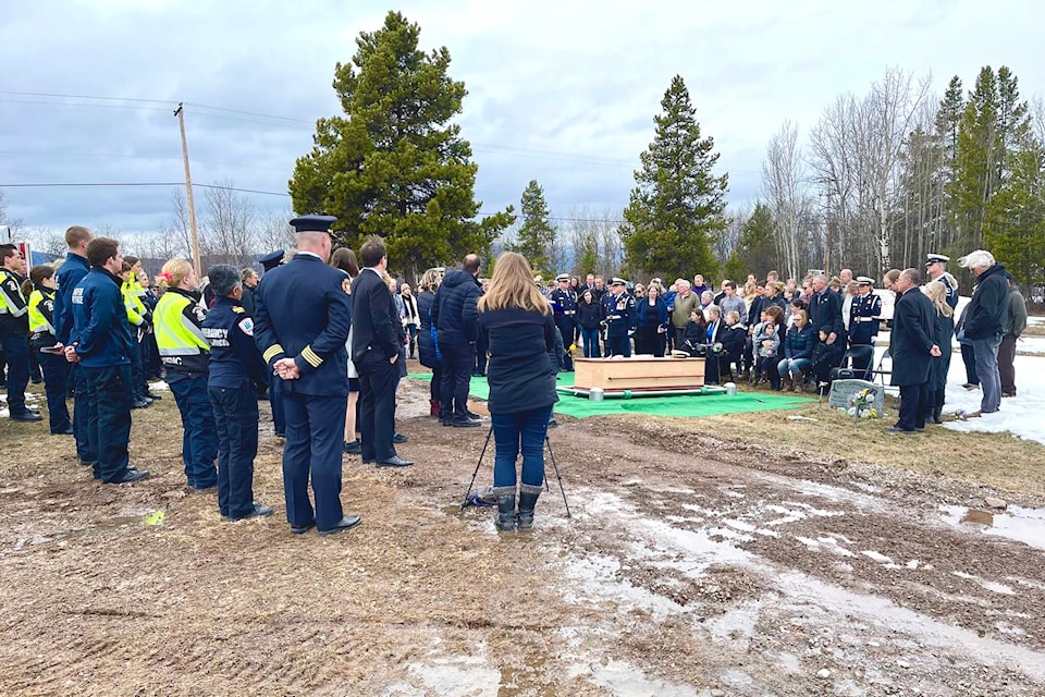 32334375_web1_230413-SIN-honourary-funeral-procession-for-Smithers-Paramedic-Mike-Larsen-photos_1