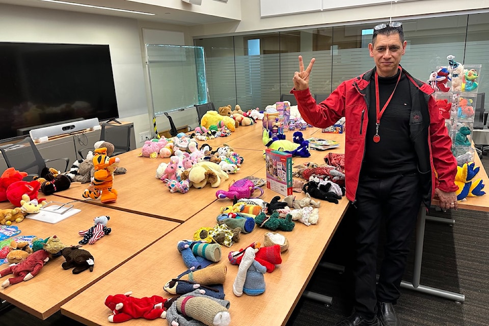 UBC Okanagan professor Ray Taheri is going what he can to help Ukrainian kids this Christmas.