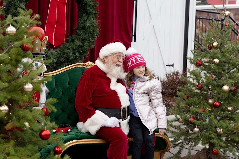 santa-joeannashouse