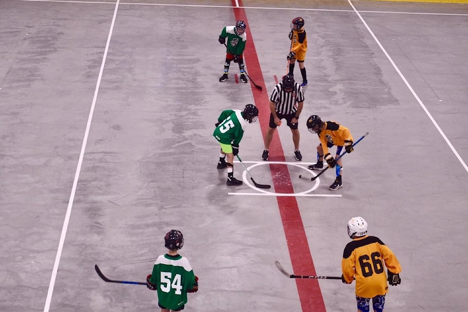 The 91Ѽ Ball Hockey League has 11 men's teams, two women's squads and 26 youth teams.