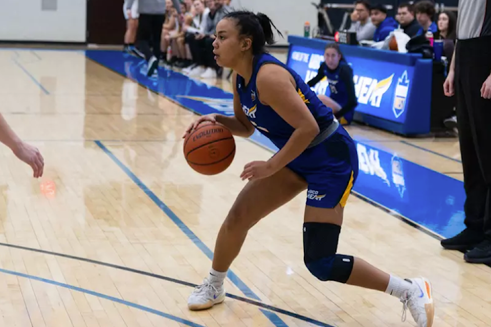 The women's and men's UBCO Heat basketball teams lost their games to the Fraser Valley Cascades squads on Nov. 30, 2024.