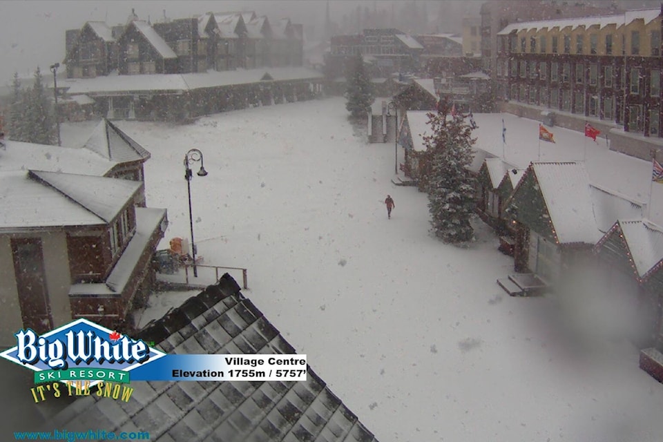 big-white-vill-snow-1016