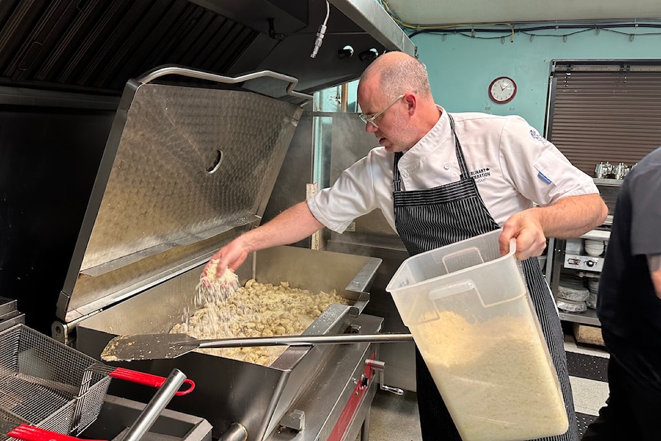 The 91Ѽ Gospel Mission served up more than 210 meals to those in need on Saturday, April 19 to celebrate Easter weekend.