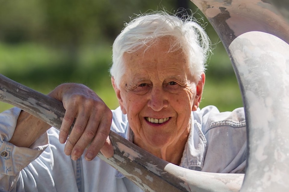 Sculptor Robert Dow Reid, known for creating downtown Kelowna landmark 'The Sails' has died at 91.
