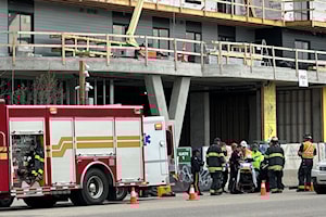 1 person injured after cyclist, vehicle collide on Rutland Road North