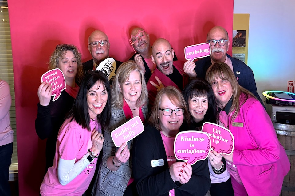 City and SD23 officials celebrate Pink Shirt Day in 鶹ѡ. 