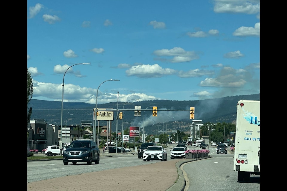 Fire near 鶹AV airport 