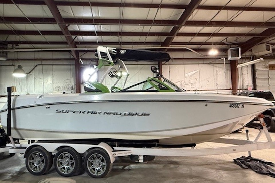 thumbnail_boat-25-37061_2