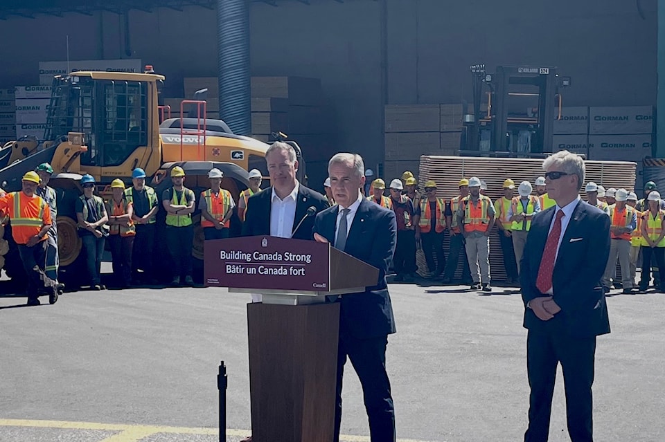 Thủ tướng công bố 1,2 tỷ đô la để hỗ trợ ngành công nghiệp gỗ mềm trong chuyến thăm BC - Tin tức Yukon